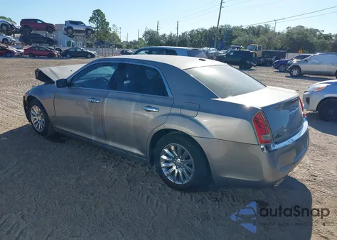 2014 Chrysler 300 z USA, uszkodzony, nr VIN 2C3CCAAG7EH327203
